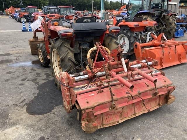 Tractor — Auction (lot 8451-1252)