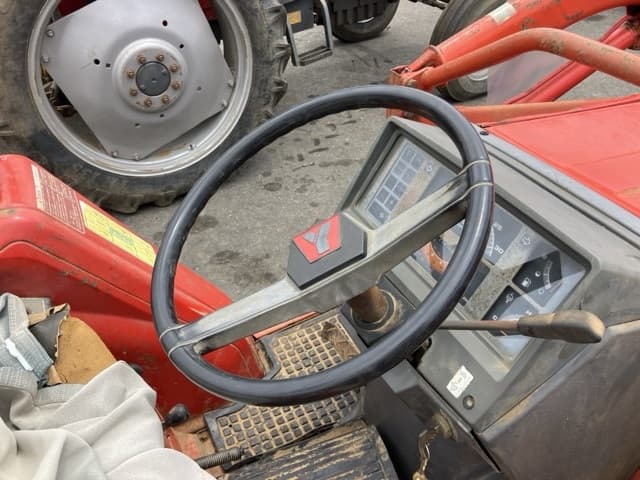 Tractor — Auction (lot 8451-1252)