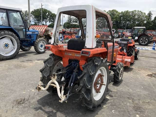 Tractor — Auction (lot 8451-1253)