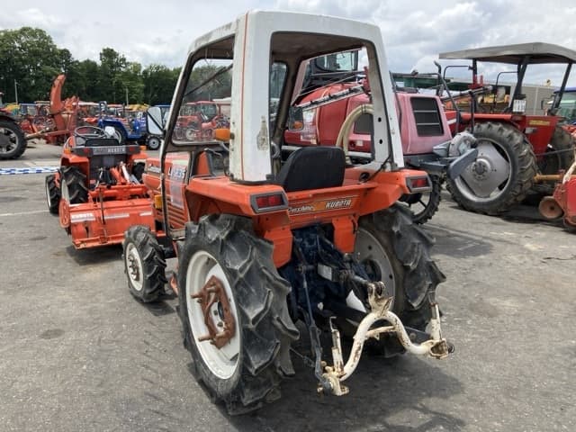 Tractor — Auction (lot 8451-1253)