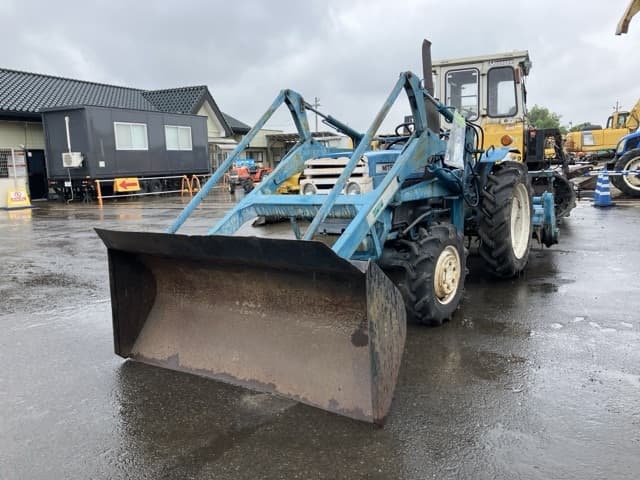 Tractor — Auction (lot 8451-1257)