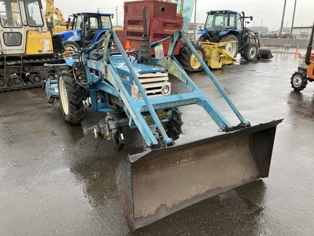 Tractor — Auction (lot 8451-1257)