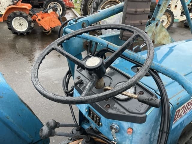 Tractor — Auction (lot 8451-1257)