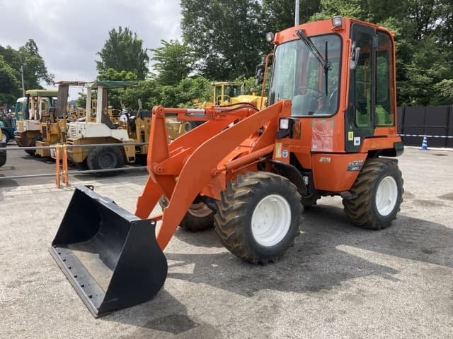 MINI WHEEL LOADER — Auction (lot 8451-126)