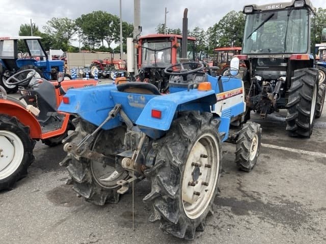 Tractor — Auction (lot 8451-1267)