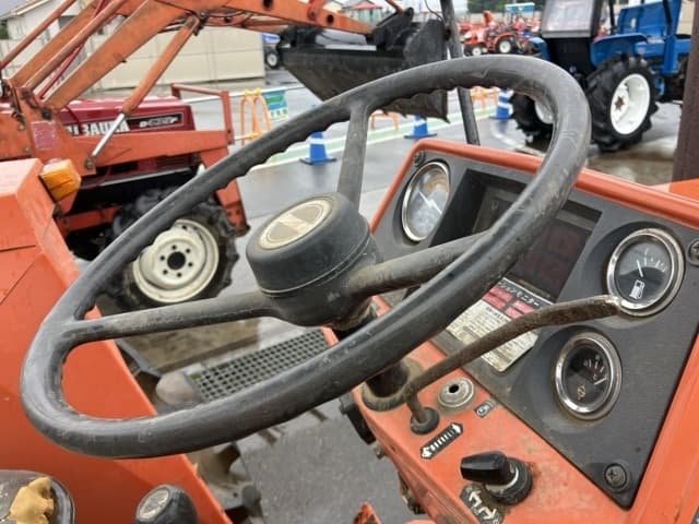 Tractor — Auction (lot 8451-1268)