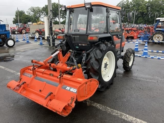 Tractor — Auction (lot 8451-1270)