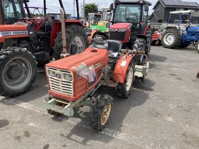 Tractor — Auction (lot 8451-1275)