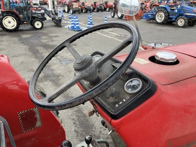 Tractor — Auction (lot 8451-1276)