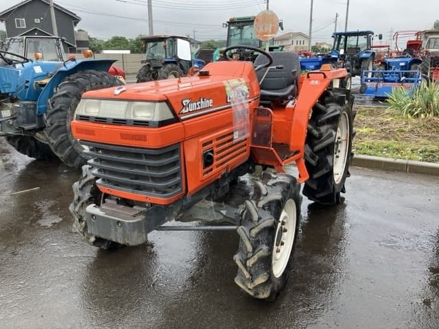 Tractor — Auction (lot 8451-1277)