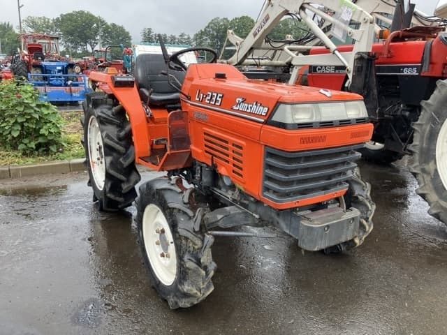 Tractor — Auction (lot 8451-1277)