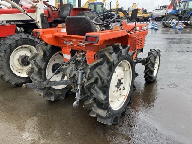 Tractor — Auction (lot 8451-1277)