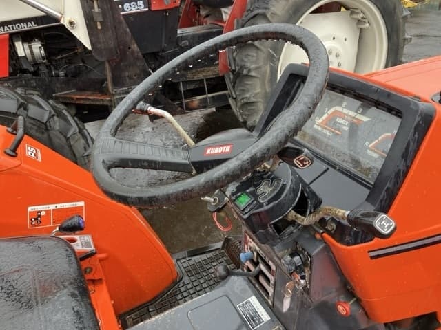 Tractor — Auction (lot 8451-1277)