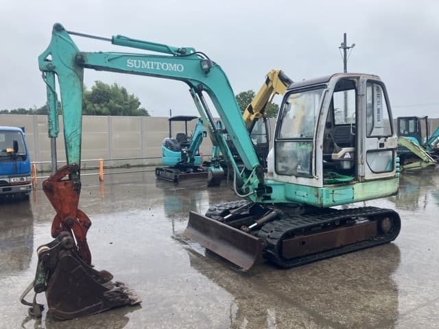 MINI EXCAVATOR — Auction (lot 8451-128)
