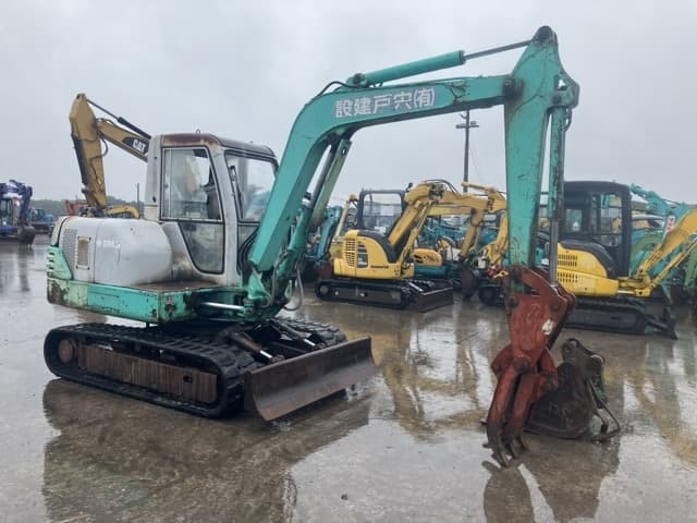 MINI EXCAVATOR — Auction (lot 8451-128)