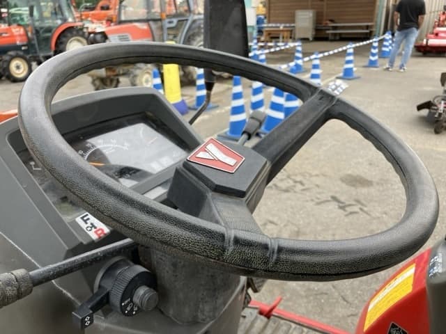 Tractor — Auction (lot 8451-1281)