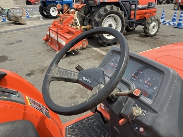Tractor — Auction (lot 8451-1283)