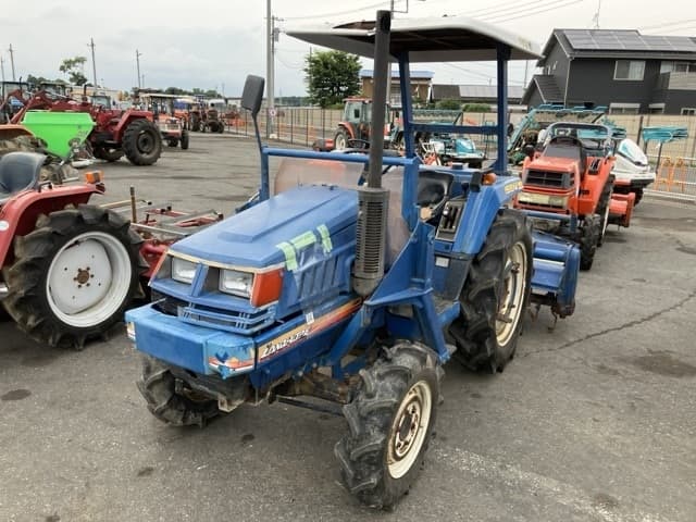 Tractor — Auction (lot 8451-1284)