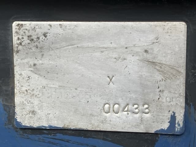 Tractor — Auction (lot 8451-1284)