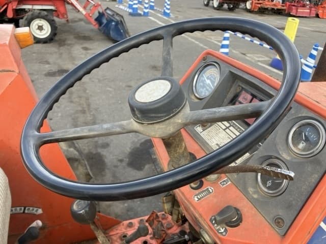 Tractor — Auction (lot 8451-1285)