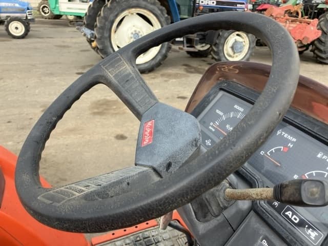 Tractor — Auction (lot 8451-1290)