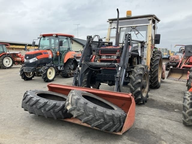 Tractor — Auction (lot 8451-1297)