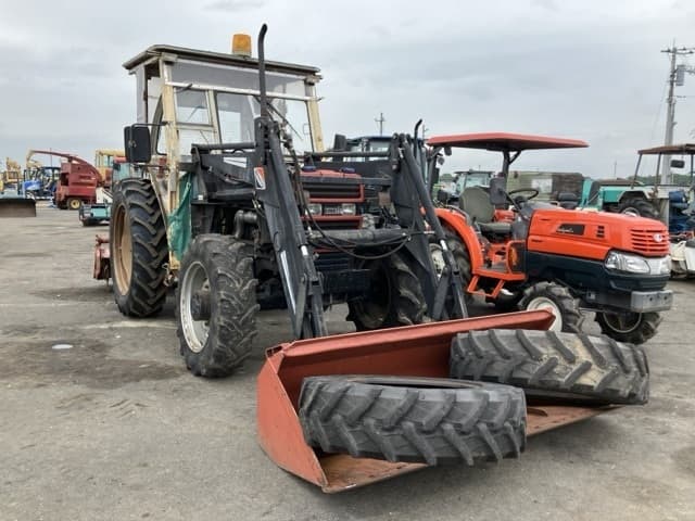 Tractor — Auction (lot 8451-1297)