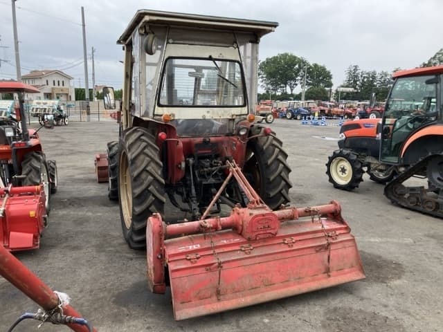 Tractor — Auction (lot 8451-1297)