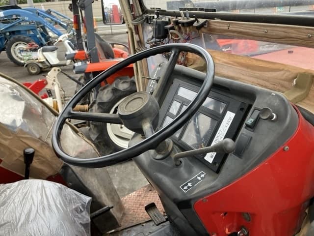 Tractor — Auction (lot 8451-1297)