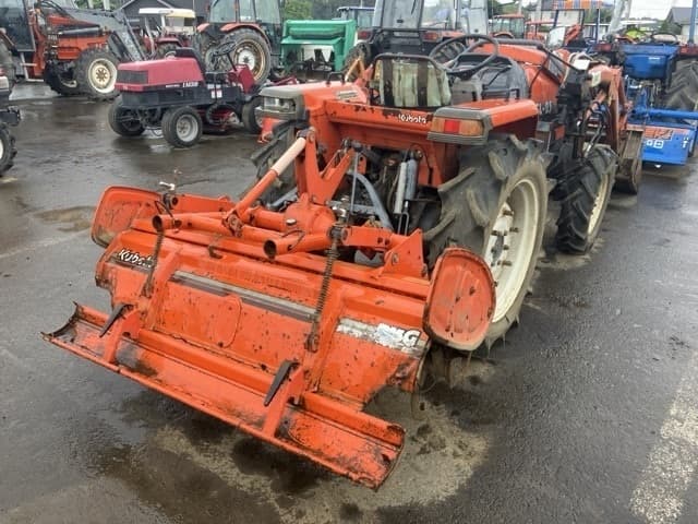 Tractor — Auction (lot 8451-1300)