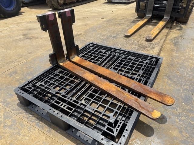 Forklift Nail — Auction (lot 8451-13002)