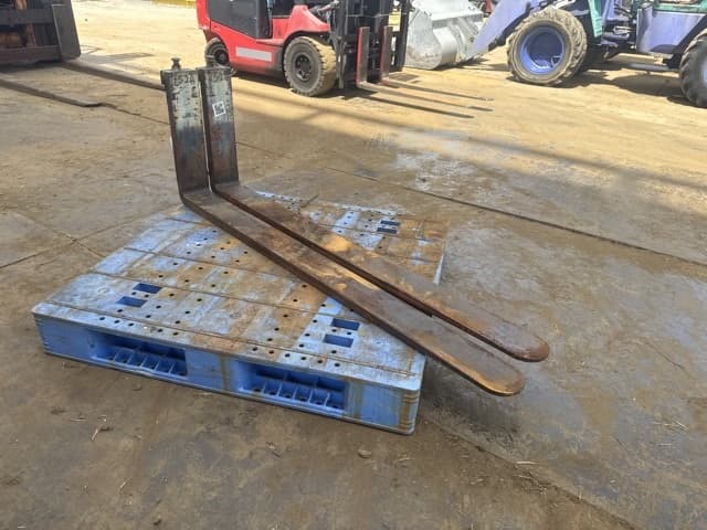 Forklift Nail — Auction (lot 8451-13004)