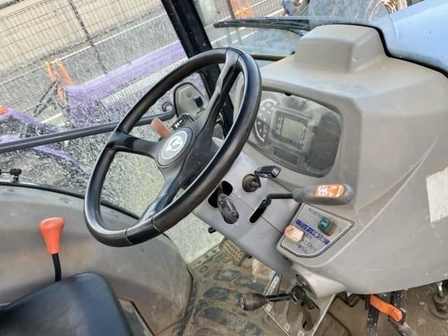 Tractor — Auction (lot 8451-1302)