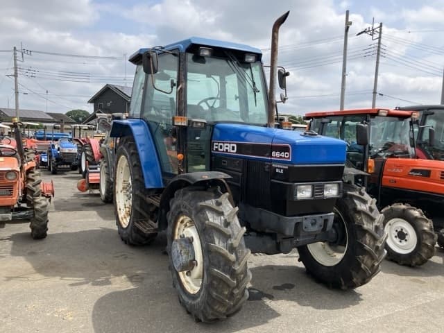 Tractor — Auction (lot 8451-1304)