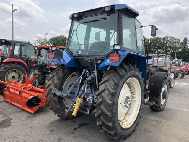 Tractor — Auction (lot 8451-1304)