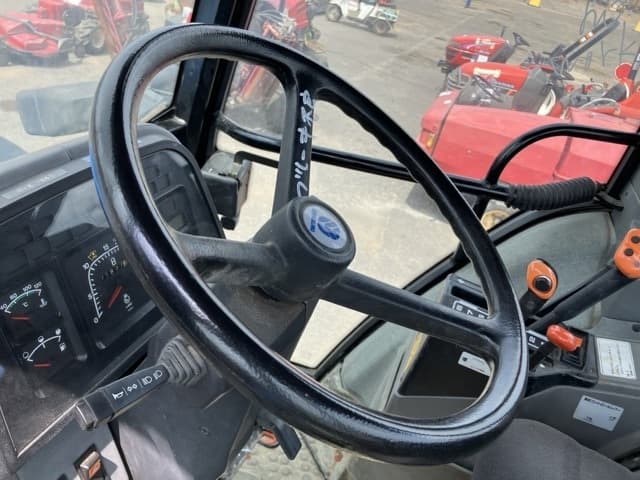 Tractor — Auction (lot 8451-1304)