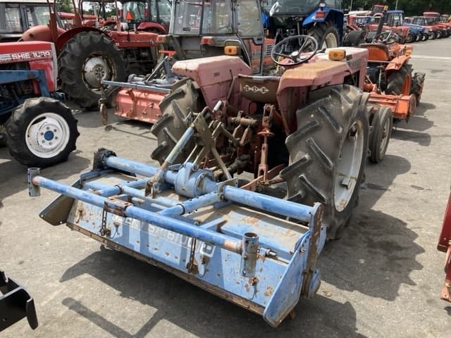 Tractor — Auction (lot 8451-1305)