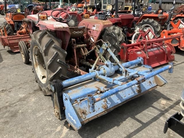 Tractor — Auction (lot 8451-1305)