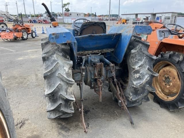 Tractor — Auction (lot 8451-1306)