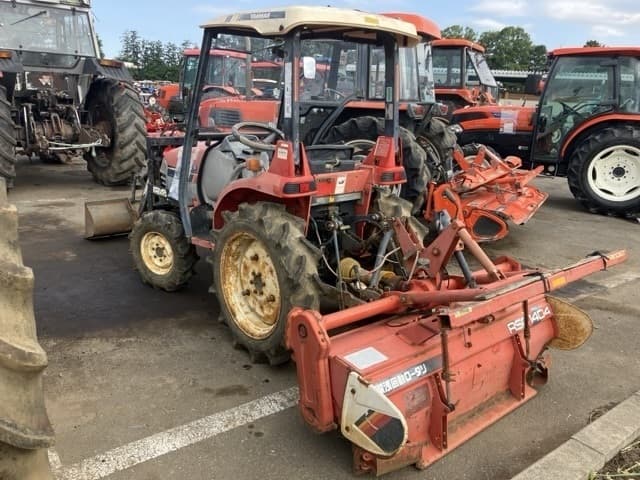 Tractor — Auction (lot 8451-1307)