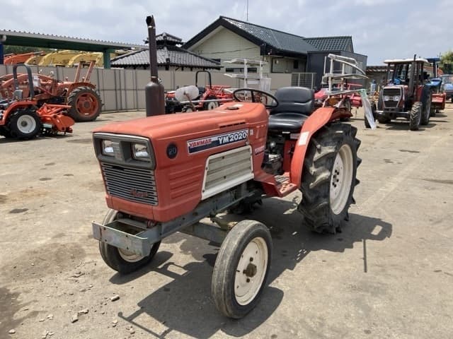Tractor — Auction (lot 8451-1317)