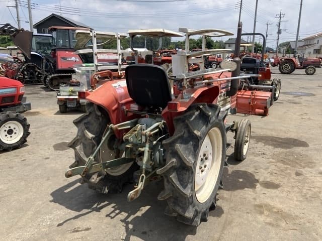Tractor — Auction (lot 8451-1317)