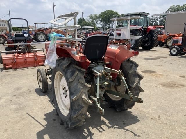 Tractor — Auction (lot 8451-1317)
