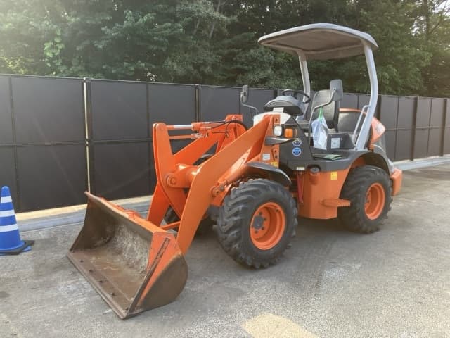 MINI WHEEL LOADER — Auction (lot 8451-132)