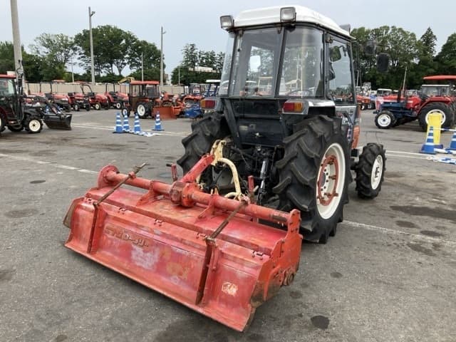 Tractor — Auction (lot 8451-1324)