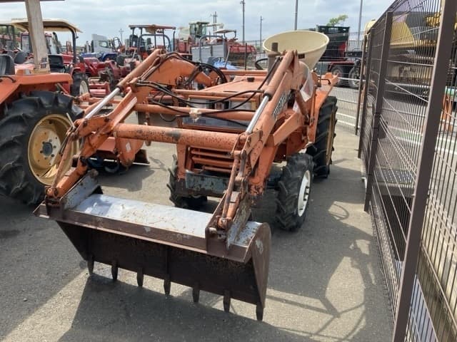 Tractor — Auction (lot 8451-1325)