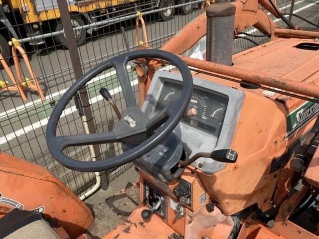 Tractor — Auction (lot 8451-1325)