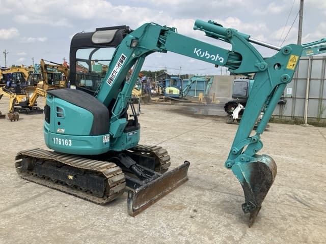 MINI EXCAVATOR — Auction (lot 8451-133)
