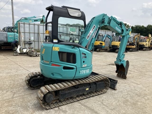 MINI EXCAVATOR — Auction (lot 8451-133)