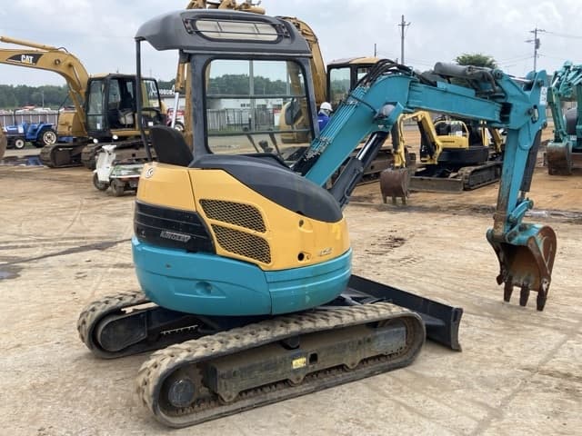 MINI EXCAVATOR — Auction (lot 8451-134)